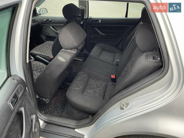 Сірий Фольксваген Гольф, об'ємом двигуна 1.39 л та пробігом 264 тис. км за 3999 $, фото 16 на Automoto.ua