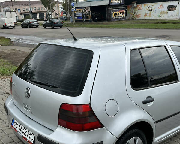 Серый Фольксваген Гольф, объемом двигателя 1.39 л и пробегом 210 тыс. км за 3900 $, фото 4 на Automoto.ua
