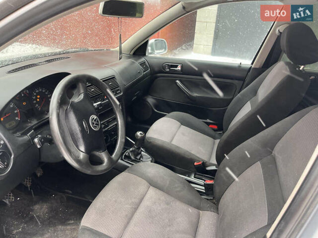 Серый Фольксваген Гольф, объемом двигателя 1.39 л и пробегом 245 тыс. км за 2750 $, фото 12 на Automoto.ua