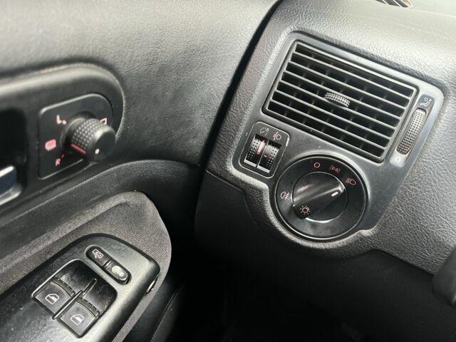 Серый Фольксваген Гольф, объемом двигателя 1.9 л и пробегом 306 тыс. км за 1750 $, фото 22 на Automoto.ua