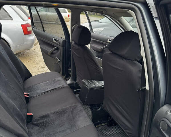 Серый Фольксваген Гольф, объемом двигателя 1.6 л и пробегом 258 тыс. км за 4000 $, фото 9 на Automoto.ua