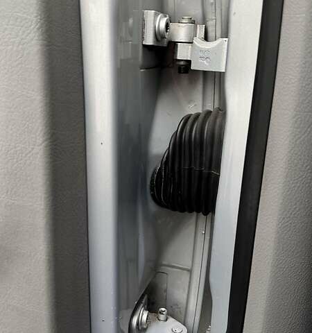 Серый Фольксваген Гольф, объемом двигателя 1.6 л и пробегом 213 тыс. км за 3600 $, фото 14 на Automoto.ua