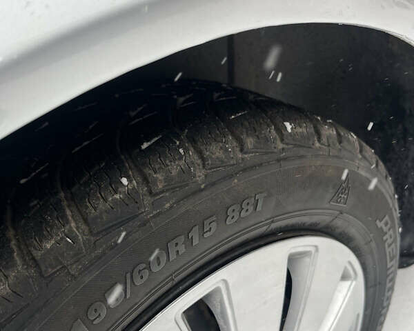 Серый Фольксваген Гольф, объемом двигателя 1.39 л и пробегом 245 тыс. км за 2750 $, фото 19 на Automoto.ua