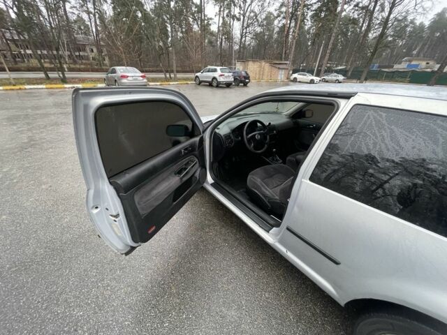 Серый Фольксваген Гольф, объемом двигателя 1.9 л и пробегом 300 тыс. км за 1700 $, фото 5 на Automoto.ua