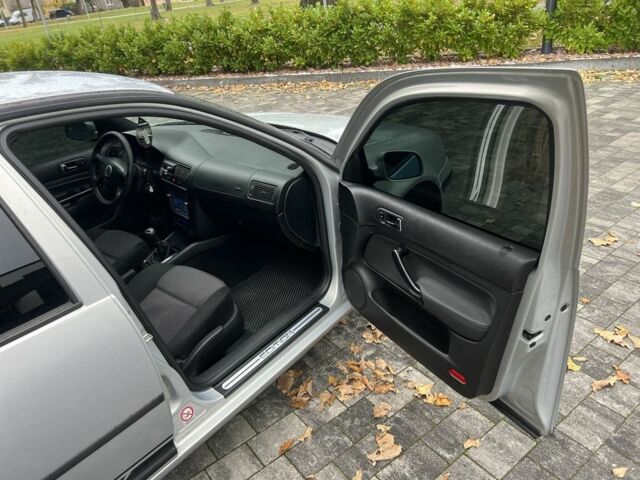 Серый Фольксваген Гольф, объемом двигателя 1.6 л и пробегом 263 тыс. км за 4000 $, фото 13 на Automoto.ua