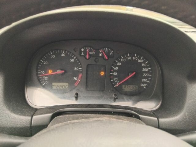 Серый Фольксваген Гольф, объемом двигателя 1.8 л и пробегом 313 тыс. км за 1550 $, фото 12 на Automoto.ua