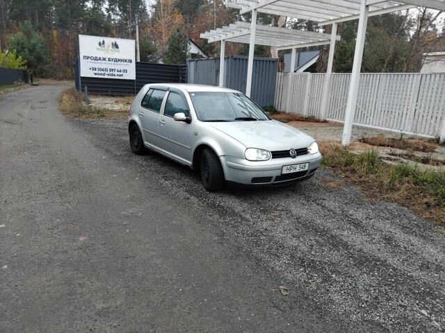 Серый Фольксваген Гольф, объемом двигателя 1.8 л и пробегом 313 тыс. км за 1550 $, фото 1 на Automoto.ua