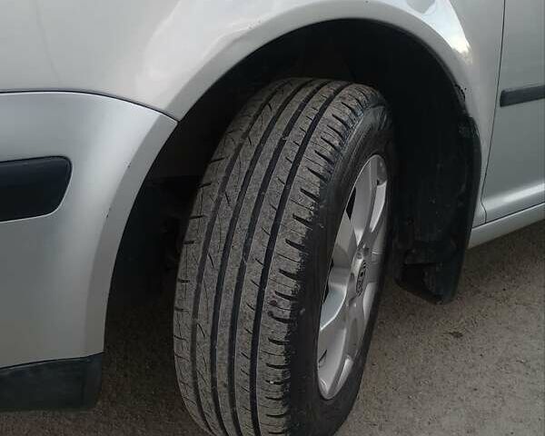 Серый Фольксваген Гольф, объемом двигателя 1.39 л и пробегом 253 тыс. км за 3700 $, фото 41 на Automoto.ua