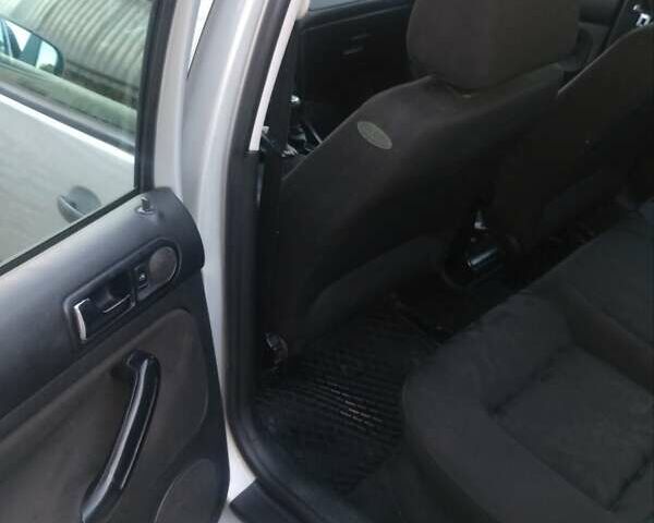 Серый Фольксваген Гольф, объемом двигателя 1.39 л и пробегом 253 тыс. км за 3700 $, фото 39 на Automoto.ua