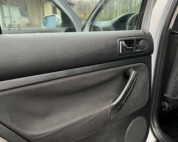 Сірий Фольксваген Гольф, об'ємом двигуна 0 л та пробігом 300 тис. км за 1900 $, фото 22 на Automoto.ua