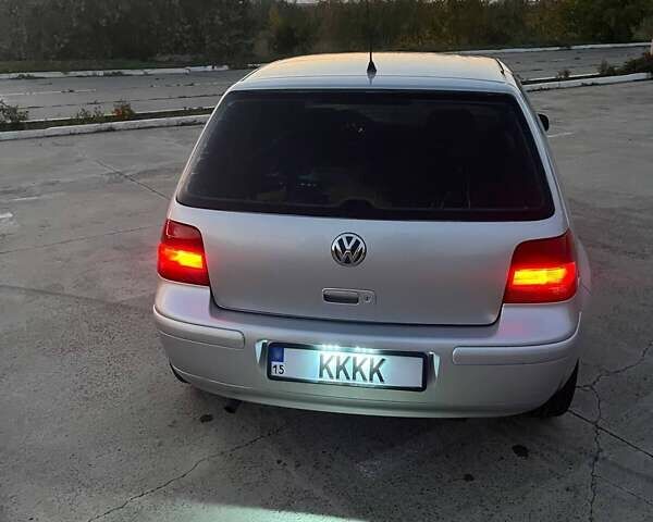 Серый Фольксваген Гольф, объемом двигателя 1.6 л и пробегом 290 тыс. км за 3500 $, фото 4 на Automoto.ua