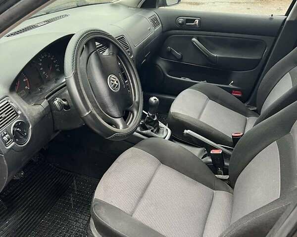 Сірий Фольксваген Гольф, об'ємом двигуна 1.39 л та пробігом 213 тис. км за 4500 $, фото 7 на Automoto.ua