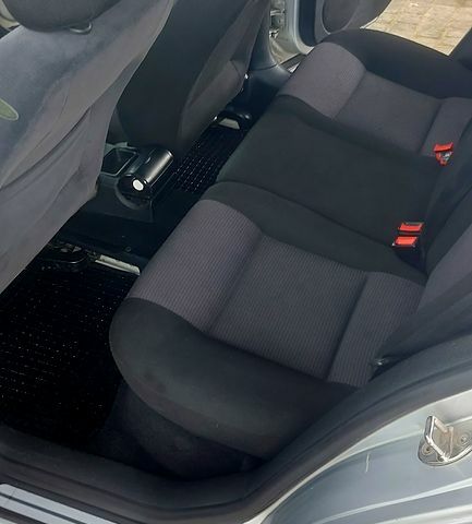 Серый Фольксваген Гольф, объемом двигателя 1.4 л и пробегом 229 тыс. км за 3200 $, фото 8 на Automoto.ua