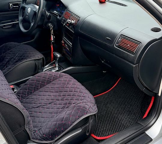 Серый Фольксваген Гольф, объемом двигателя 1.6 л и пробегом 318 тыс. км за 4900 $, фото 10 на Automoto.ua