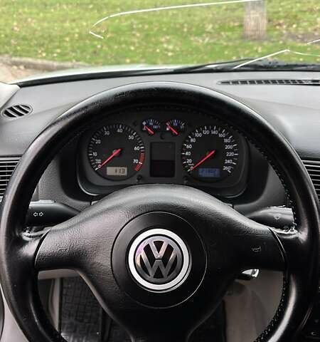 Серый Фольксваген Гольф, объемом двигателя 1.6 л и пробегом 213 тыс. км за 3600 $, фото 6 на Automoto.ua