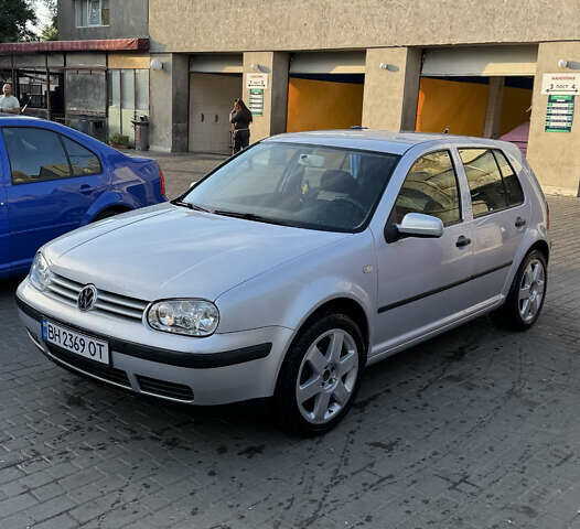 Серый Фольксваген Гольф, объемом двигателя 1.6 л и пробегом 256 тыс. км за 3900 $, фото 1 на Automoto.ua