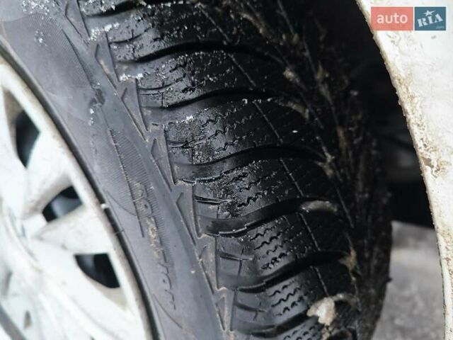 Серый Фольксваген Гольф, объемом двигателя 1.6 л и пробегом 210 тыс. км за 4300 $, фото 4 на Automoto.ua