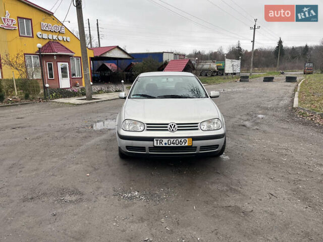 Серый Фольксваген Гольф, объемом двигателя 1.39 л и пробегом 204 тыс. км за 4500 $, фото 5 на Automoto.ua