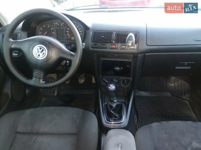 Серый Фольксваген Гольф, объемом двигателя 1.39 л и пробегом 253 тыс. км за 3700 $, фото 19 на Automoto.ua