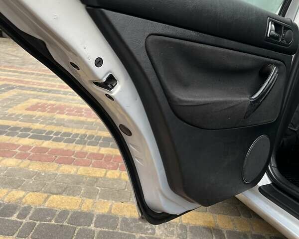 Сірий Фольксваген Гольф, об'ємом двигуна 0 л та пробігом 300 тис. км за 1900 $, фото 4 на Automoto.ua