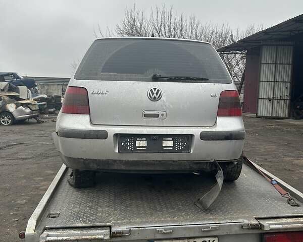 Серый Фольксваген Гольф, объемом двигателя 1.6 л и пробегом 213 тыс. км за 1200 $, фото 3 на Automoto.ua