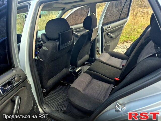 Серый Фольксваген Гольф, объемом двигателя 1.6 л и пробегом 322 тыс. км за 4700 $, фото 8 на Automoto.ua