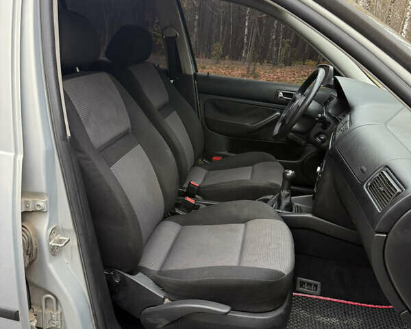 Серый Фольксваген Гольф, объемом двигателя 1.6 л и пробегом 200 тыс. км за 3300 $, фото 15 на Automoto.ua