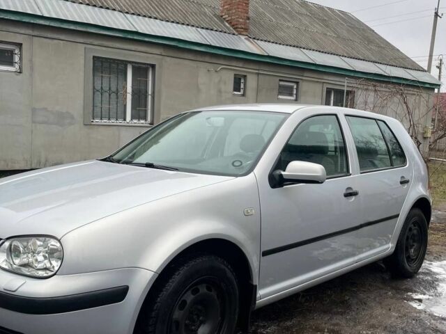 Серый Фольксваген Гольф, объемом двигателя 1.6 л и пробегом 370 тыс. км за 3850 $, фото 2 на Automoto.ua