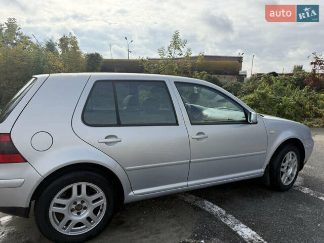 Серый Фольксваген Гольф, объемом двигателя 1.6 л и пробегом 251 тыс. км за 3900 $, фото 11 на Automoto.ua