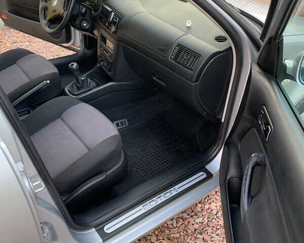 Серый Фольксваген Гольф, объемом двигателя 1.39 л и пробегом 230 тыс. км за 4200 $, фото 11 на Automoto.ua