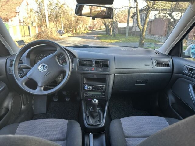 Серый Фольксваген Гольф, объемом двигателя 1.6 л и пробегом 154 тыс. км за 4699 $, фото 15 на Automoto.ua