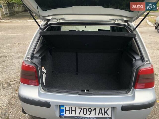 Серый Фольксваген Гольф, объемом двигателя 1.6 л и пробегом 277 тыс. км за 4850 $, фото 1 на Automoto.ua