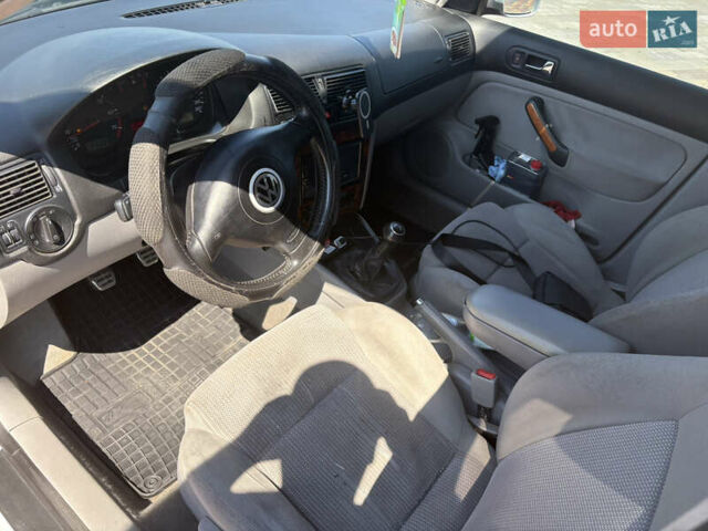 Серый Фольксваген Гольф, объемом двигателя 1.6 л и пробегом 270 тыс. км за 3500 $, фото 9 на Automoto.ua