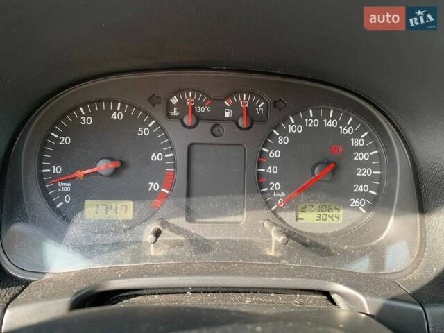 Серый Фольксваген Гольф, объемом двигателя 1.6 л и пробегом 272 тыс. км за 3000 $, фото 8 на Automoto.ua