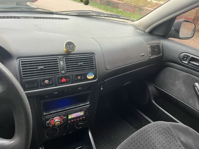 Серый Фольксваген Гольф, объемом двигателя 1.9 л и пробегом 306 тыс. км за 1750 $, фото 21 на Automoto.ua