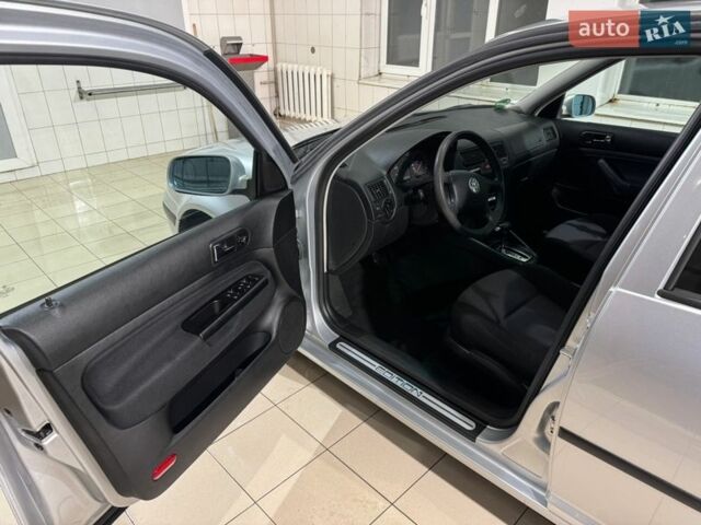 Сірий Фольксваген Гольф, об'ємом двигуна 1.6 л та пробігом 167 тис. км за 5200 $, фото 4 на Automoto.ua