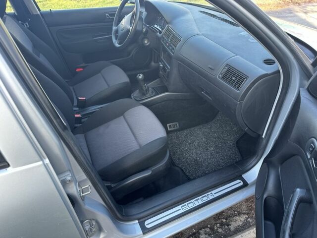 Серый Фольксваген Гольф, объемом двигателя 1.6 л и пробегом 154 тыс. км за 4699 $, фото 11 на Automoto.ua