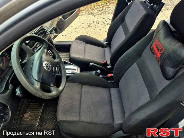 Серый Фольксваген Гольф, объемом двигателя 1.6 л и пробегом 322 тыс. км за 4700 $, фото 9 на Automoto.ua