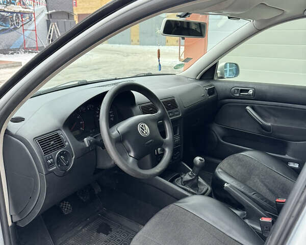 Сірий Фольксваген Гольф, об'ємом двигуна 1.39 л та пробігом 242 тис. км за 4250 $, фото 10 на Automoto.ua