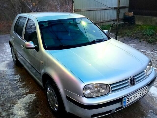 Серый Фольксваген Гольф, объемом двигателя 1.6 л и пробегом 300 тыс. км за 3600 $, фото 1 на Automoto.ua