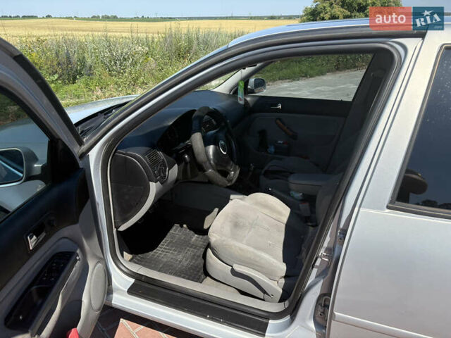 Серый Фольксваген Гольф, объемом двигателя 1.6 л и пробегом 270 тыс. км за 3500 $, фото 10 на Automoto.ua