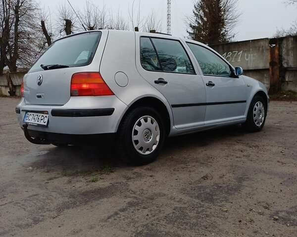 Серый Фольксваген Гольф, объемом двигателя 1.6 л и пробегом 238 тыс. км за 3850 $, фото 9 на Automoto.ua