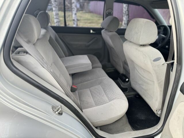 Серый Фольксваген Гольф, объемом двигателя 1.6 л и пробегом 236 тыс. км за 3600 $, фото 8 на Automoto.ua