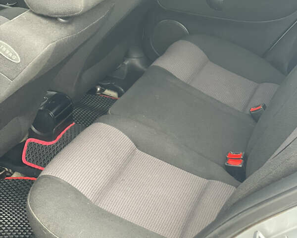 Сірий Фольксваген Гольф, об'ємом двигуна 1.6 л та пробігом 278 тис. км за 4100 $, фото 10 на Automoto.ua