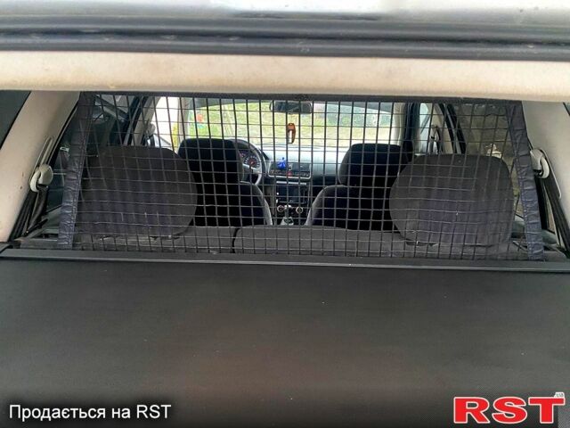 Сірий Фольксваген Гольф, об'ємом двигуна 1.6 л та пробігом 300 тис. км за 4000 $, фото 4 на Automoto.ua