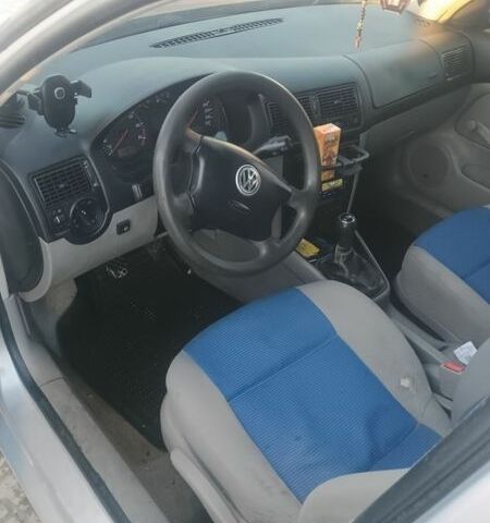 Серый Фольксваген Гольф, объемом двигателя 1.6 л и пробегом 400 тыс. км за 3900 $, фото 5 на Automoto.ua