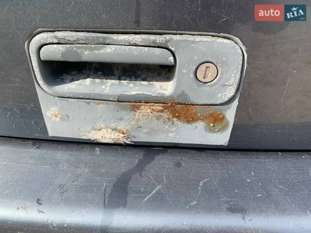 Серый Фольксваген Гольф, объемом двигателя 1.6 л и пробегом 272 тыс. км за 3000 $, фото 14 на Automoto.ua