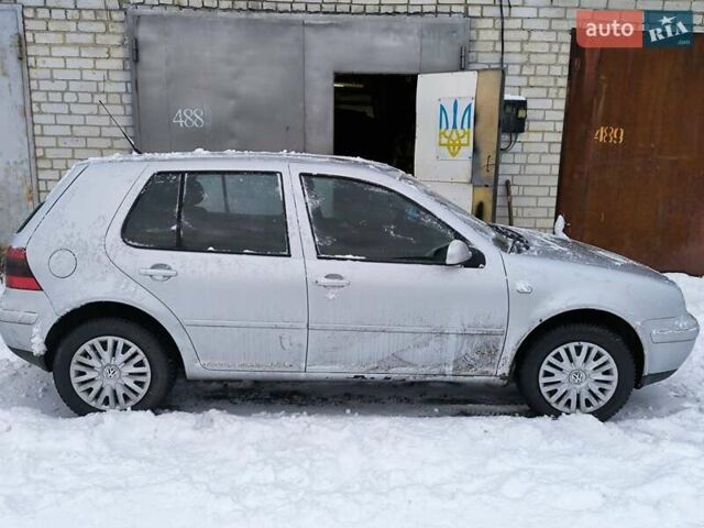 Серый Фольксваген Гольф, объемом двигателя 1.6 л и пробегом 210 тыс. км за 4300 $, фото 2 на Automoto.ua