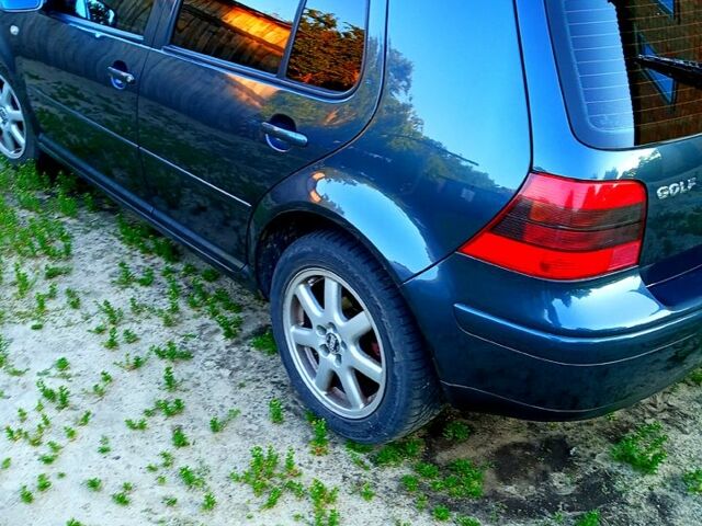 Серый Фольксваген Гольф, объемом двигателя 2 л и пробегом 205 тыс. км за 4200 $, фото 2 на Automoto.ua