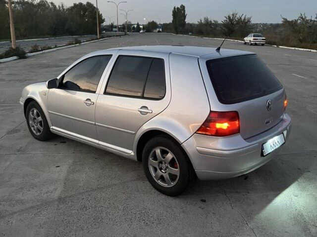 Серый Фольксваген Гольф, объемом двигателя 1.6 л и пробегом 290 тыс. км за 3500 $, фото 8 на Automoto.ua